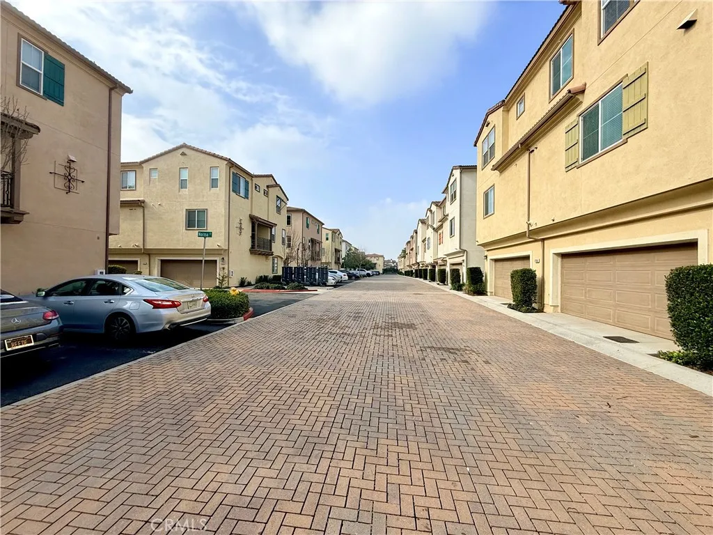 6333 Norma Court, Eastvale, California 91752 home-pic-44
