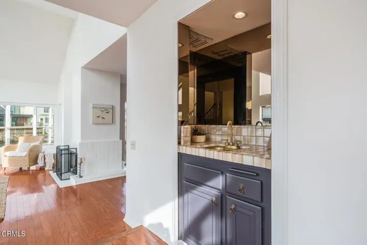 2221 Kingsbridge Ln Oxnard CA-large-012-
