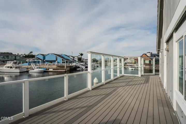 2221 Kingsbridge Ln Oxnard CA-large-038-