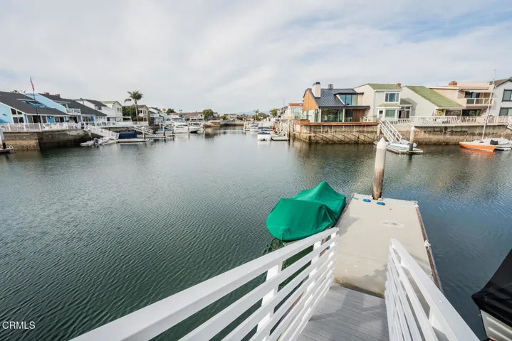 2221 Kingsbridge Ln Oxnard CA-large-041-