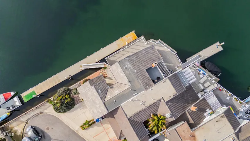 2221 Kingsbridge Ln Oxnard CA-large-029-