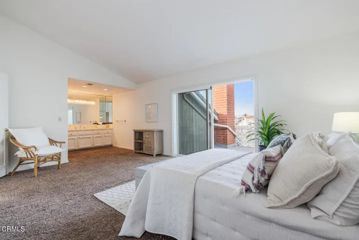 2221 Kingsbridge Ln Oxnard CA-large-022-