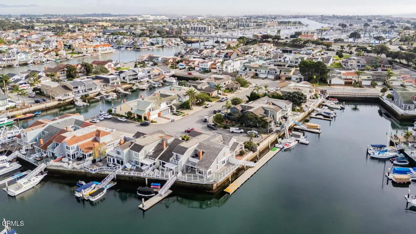 2221 Kingsbridge Ln Oxnard CA-large-030-