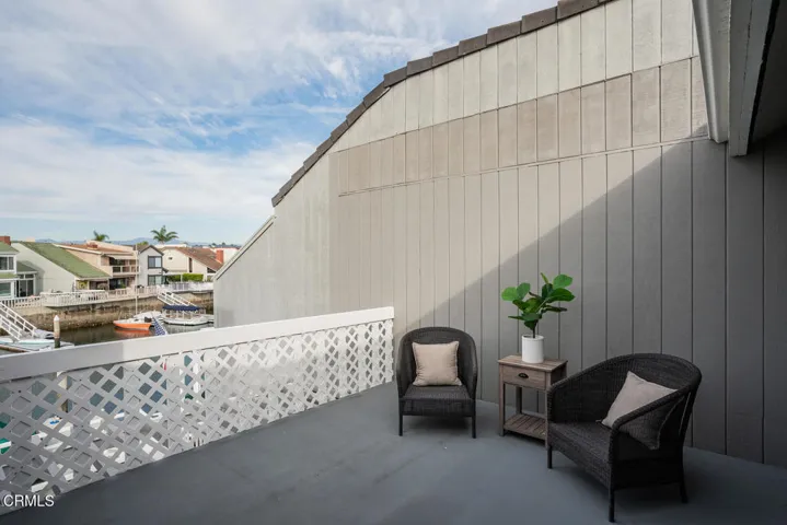 2221 Kingsbridge Ln Oxnard CA-large-033-