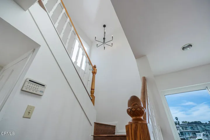 2221 Kingsbridge Ln Oxnard CA-large-021-