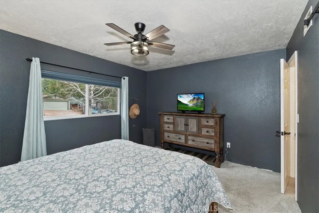399 Crater Lake, Big Bear Lake, California 92315 home-pic-19