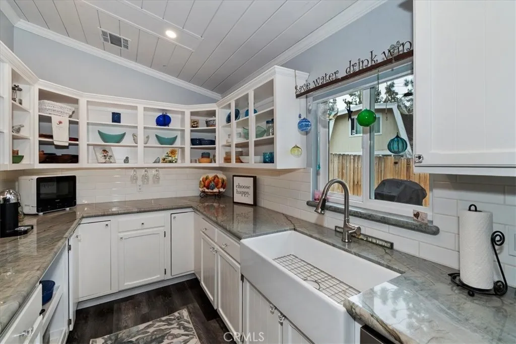 399 Crater Lake, Big Bear Lake, California 92315 home-pic-12