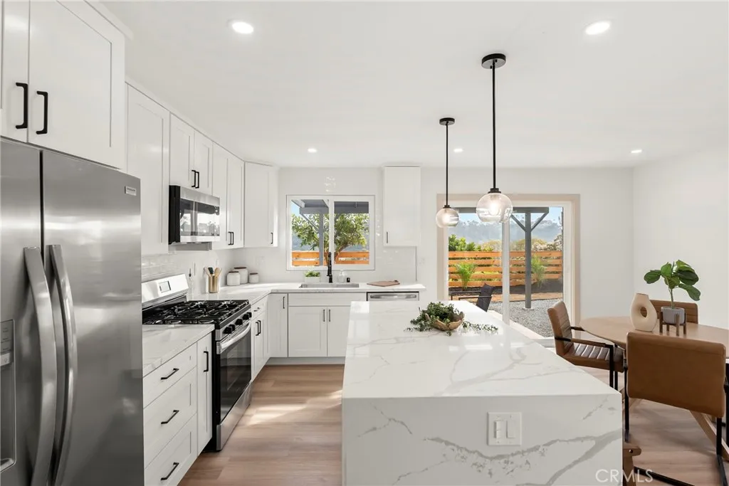 6027 Daisy, San Diego, California 92114 home-pic-12
