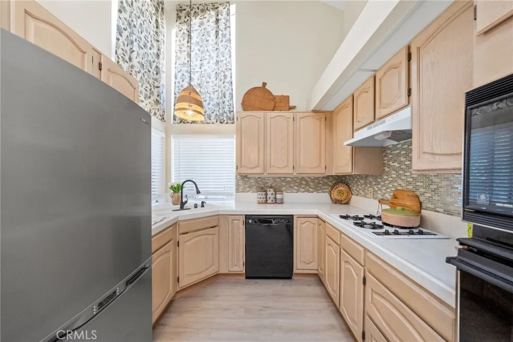 31475 Corte Mallorca, Temecula, California 92592 home-pic-12