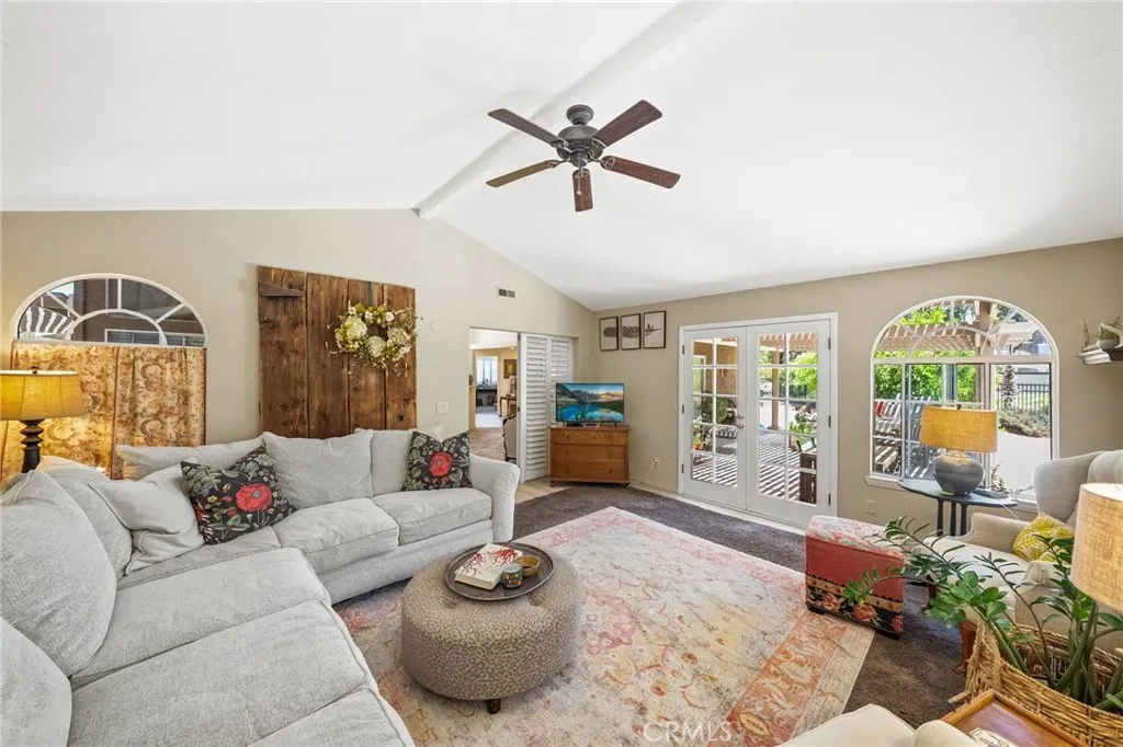 31475 Corte Mallorca, Temecula, California 92592 home-pic-17