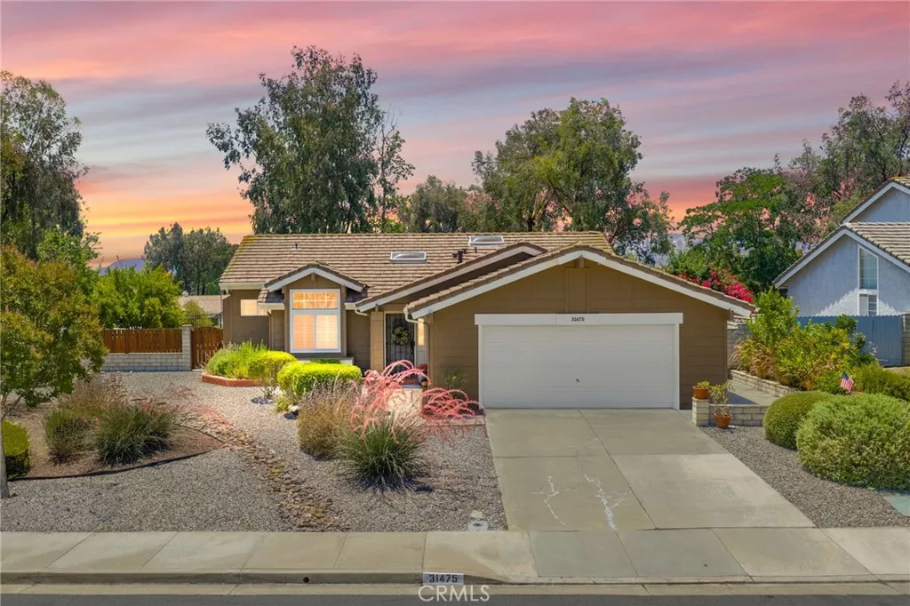 31475 Corte Mallorca, Temecula, California 92592 home-pic-1