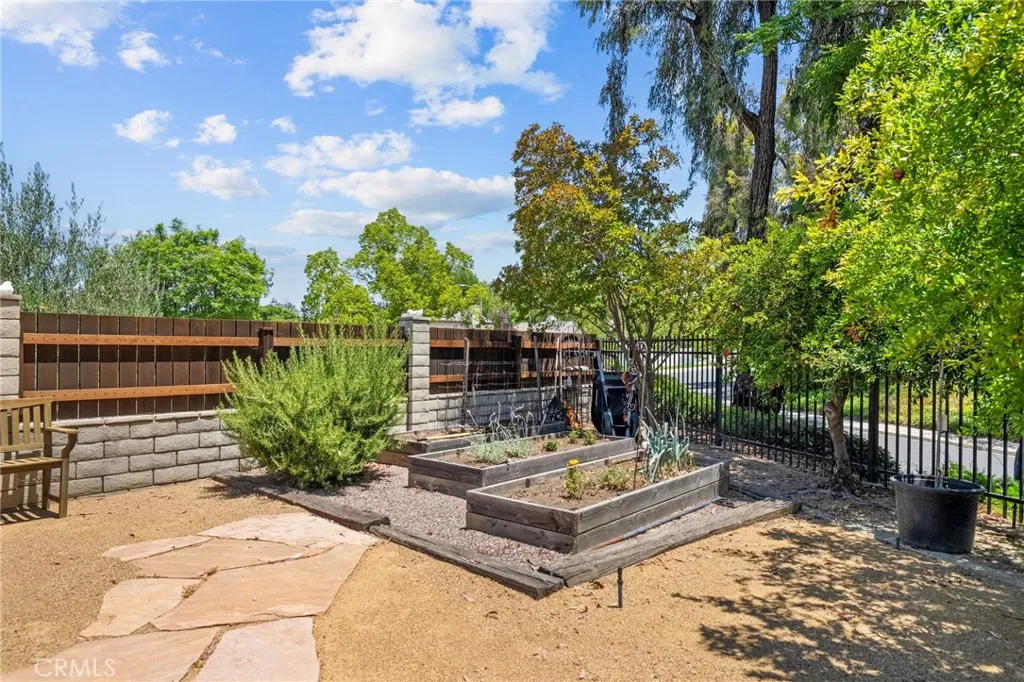 31475 Corte Mallorca, Temecula, California 92592 home-pic-40