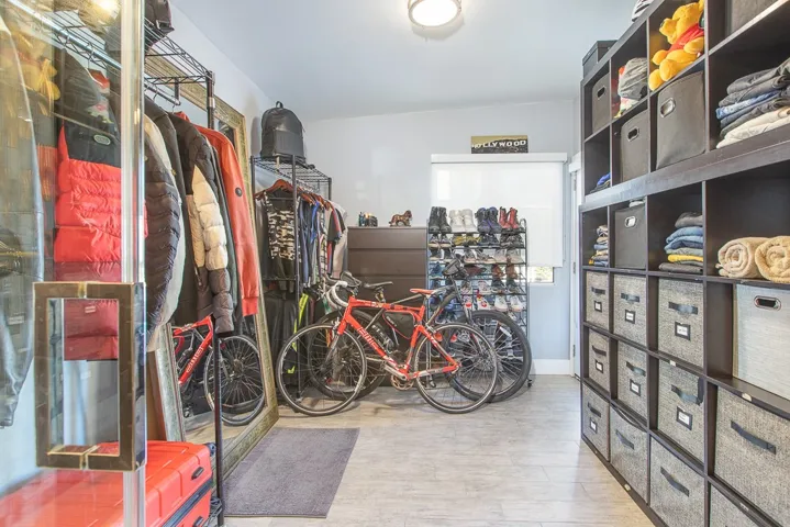 Guest house Closet