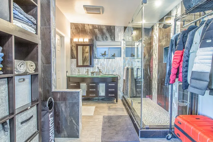 Guest house closet