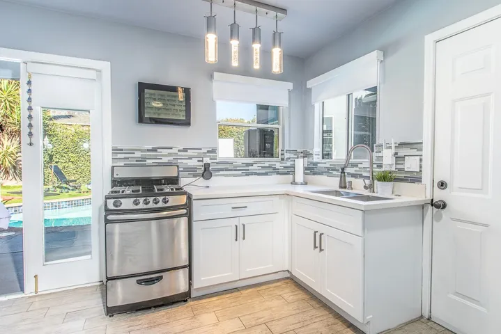 Guest House 
Kitchen