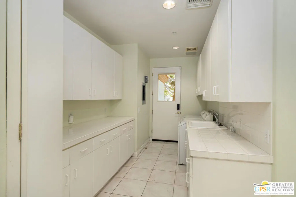 1019 Andreas Palms Drive, Palm Springs, California 92264 home-pic-28