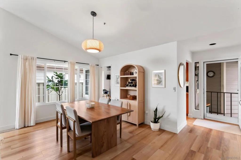 1938 Spyglass Circle, Vista, California 92081 home-pic-9
