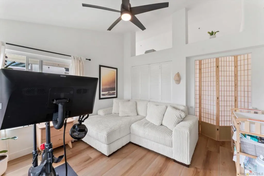 1938 Spyglass Circle, Vista, California 92081 home-pic-20