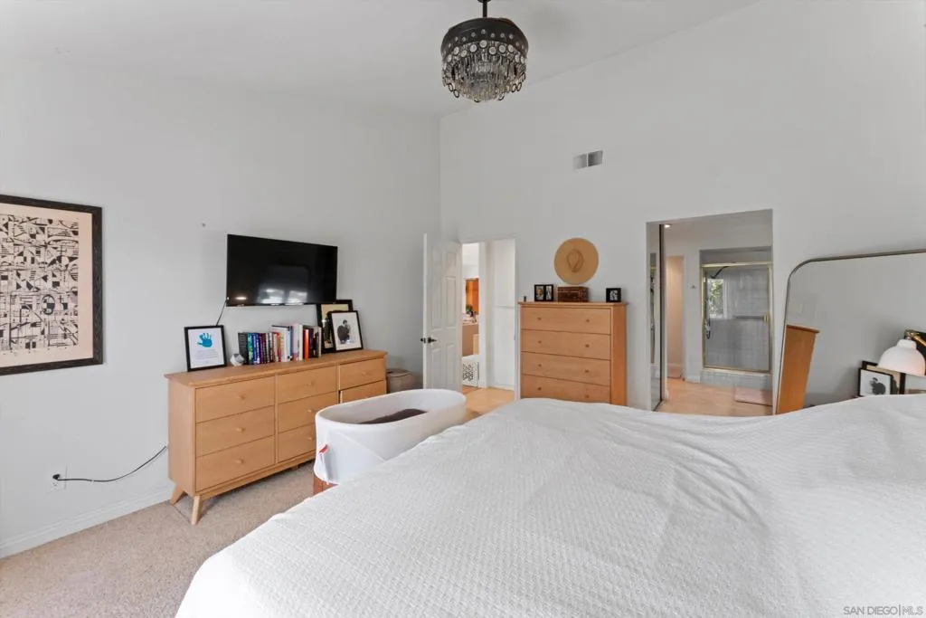 1938 Spyglass Circle, Vista, California 92081 home-pic-27