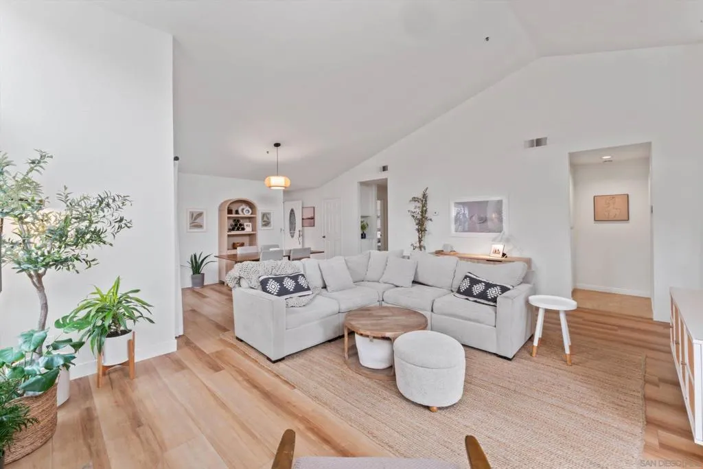 1938 Spyglass Circle, Vista, California 92081 home-pic-13