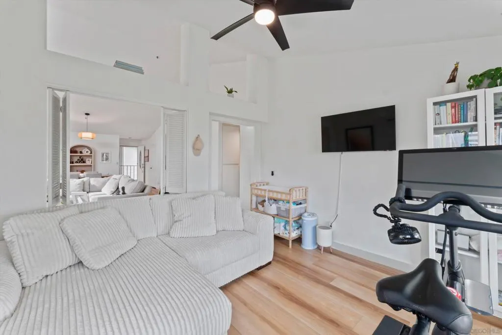 1938 Spyglass Circle, Vista, California 92081 home-pic-18