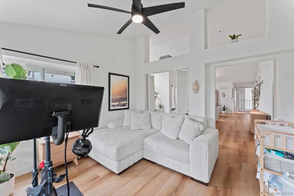 1938 Spyglass Circle, Vista, California 92081 home-pic-17