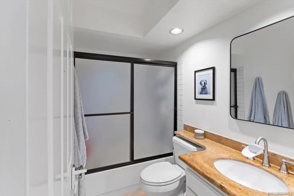 1938 Spyglass Circle, Vista, California 92081 home-pic-36