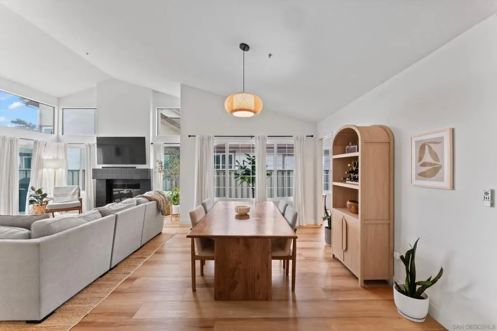 1938 Spyglass Circle, Vista, California 92081 home-pic-8