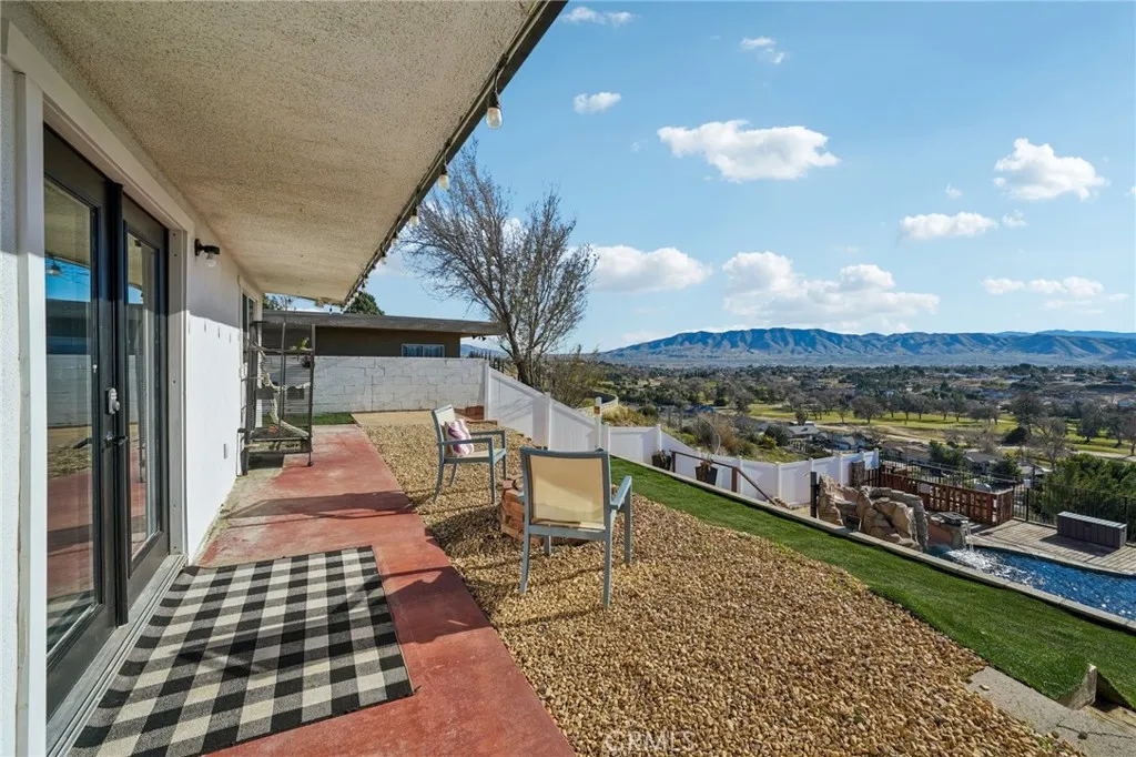17487 Aspen, Hesperia, California 92345 home-pic-47