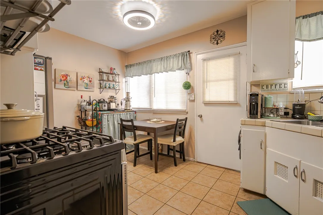 813 W Ramona Road, Alhambra, California 91803 home-pic-3