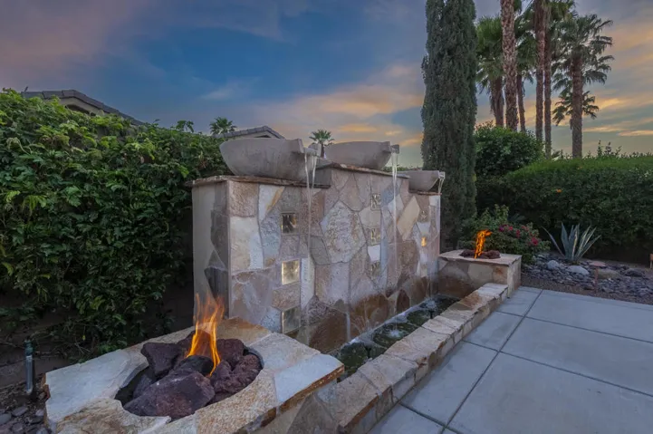 61275 Fire Barrel Dr., La Quinta