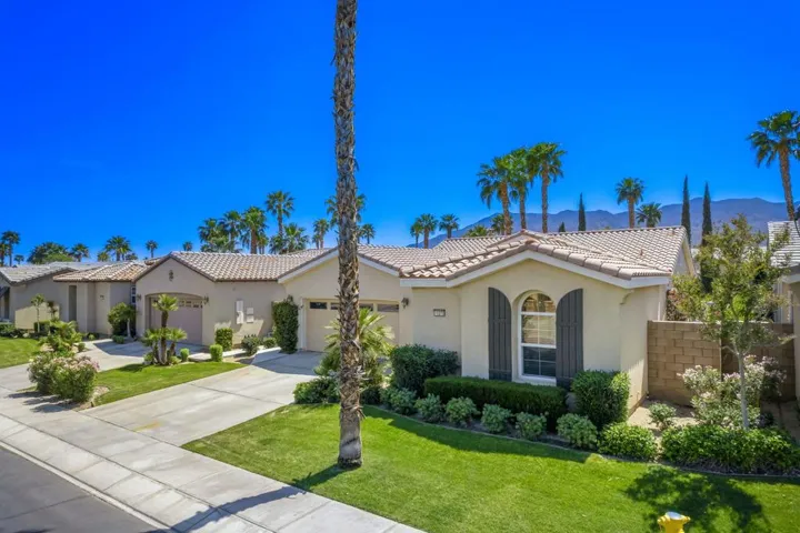 61275 Fire Barrel Dr., La Quinta