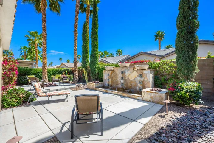 61275 Fire Barrel Dr., La Quinta