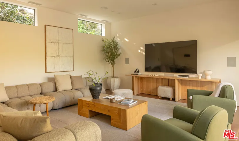 12752 Mulholland Drive, Beverly Hills, California 90210