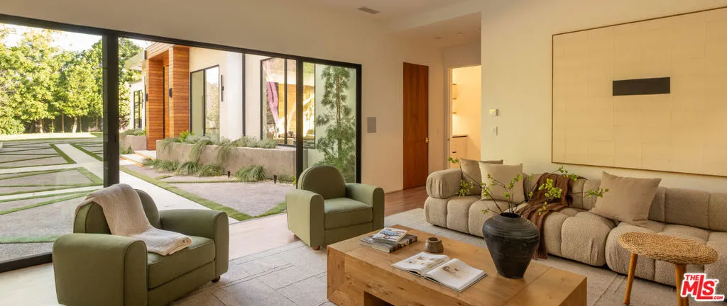 12752 Mulholland Drive, Beverly Hills, California 90210