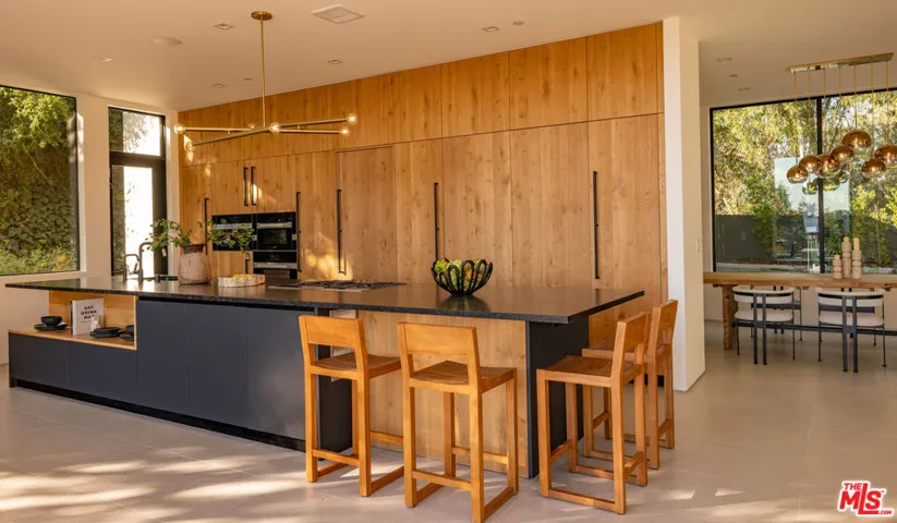 12752 Mulholland Drive, Beverly Hills, California 90210
