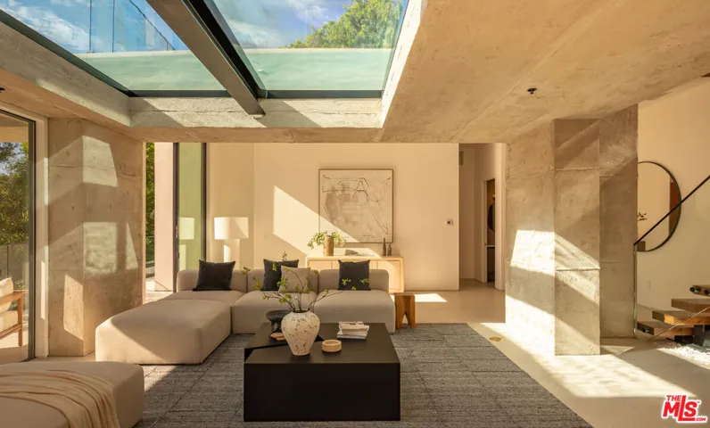 12752 Mulholland Drive, Beverly Hills, California 90210
