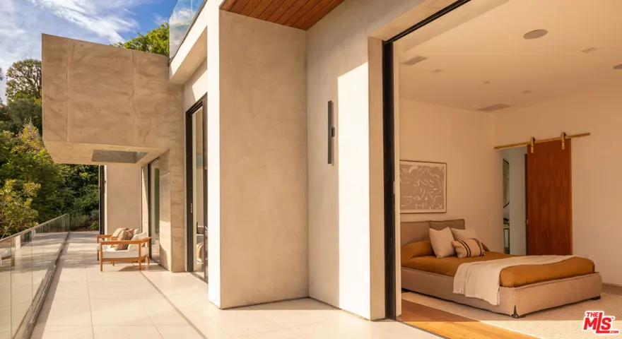 12752 Mulholland Drive, Beverly Hills, California 90210