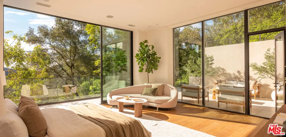 12752 Mulholland Drive, Beverly Hills, California 90210