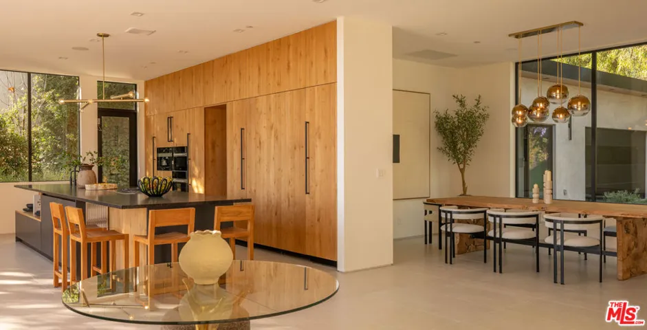 12752 Mulholland Drive, Beverly Hills, California 90210