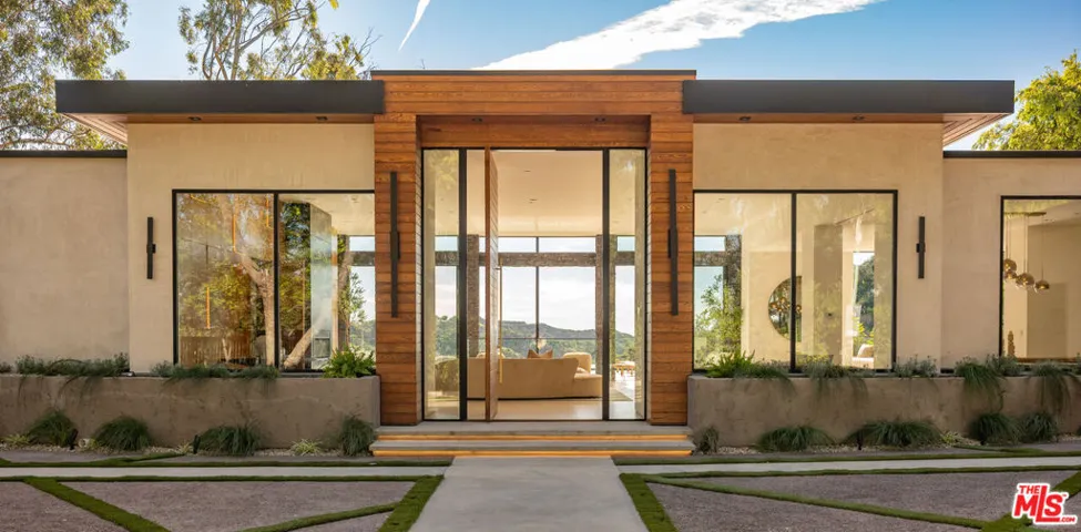 12752 Mulholland Drive, Beverly Hills, California 90210