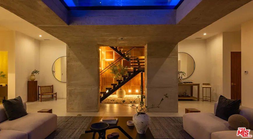 12752 Mulholland Drive, Beverly Hills, California 90210
