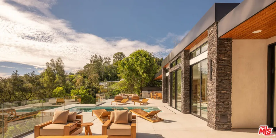 12752 Mulholland Drive, Beverly Hills, California 90210
