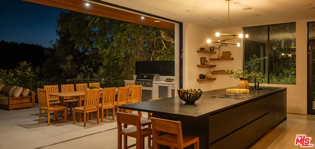 12752 Mulholland Drive, Beverly Hills, California 90210