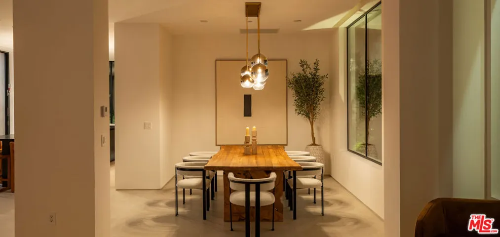 12752 Mulholland Drive, Beverly Hills, California 90210