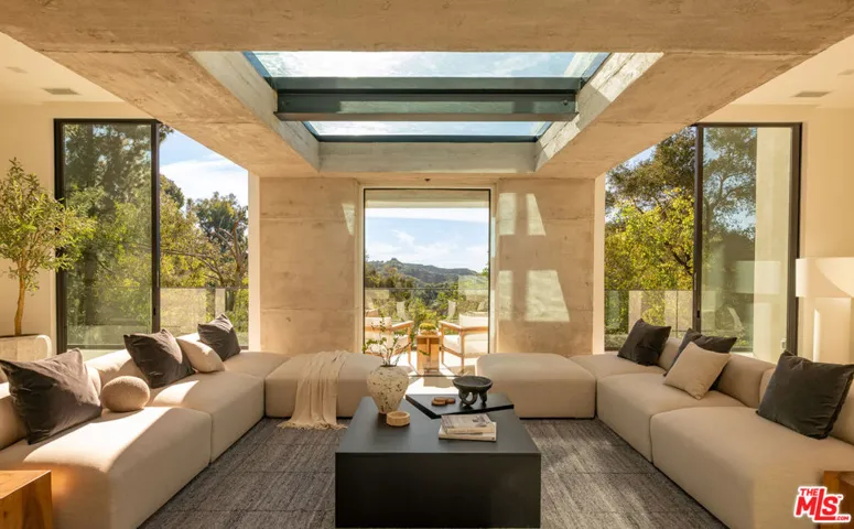 12752 Mulholland Drive, Beverly Hills, California 90210