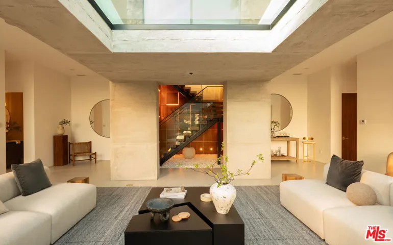 12752 Mulholland Drive, Beverly Hills, California 90210