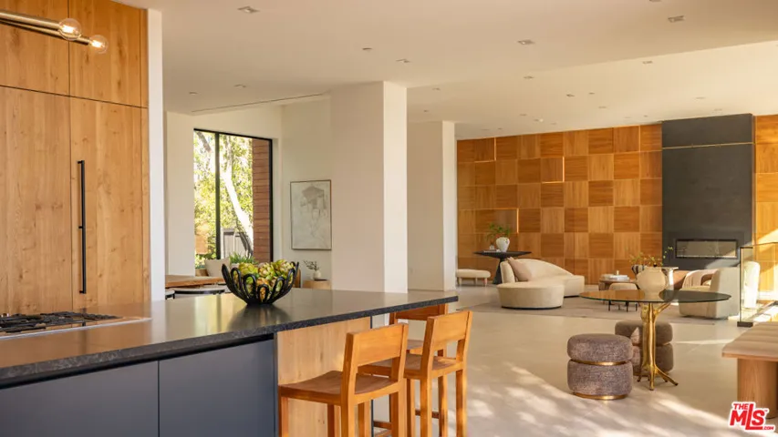 12752 Mulholland Drive, Beverly Hills, California 90210
