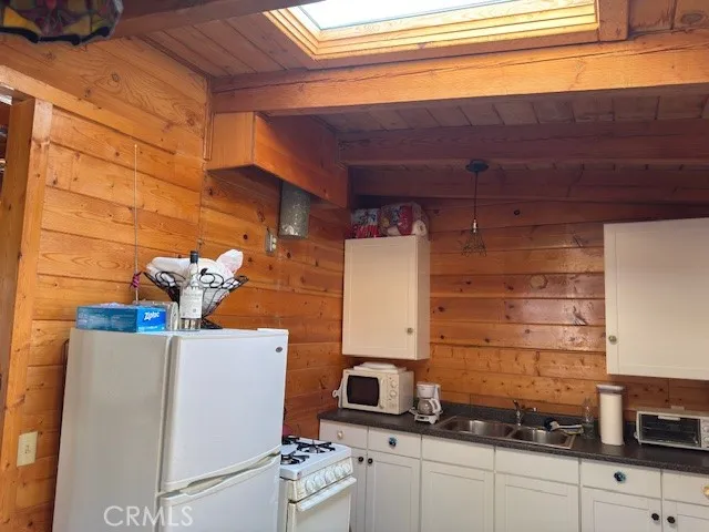 33058 Juniper Lane, Green Valley Lake, California 92341 home-pic-9