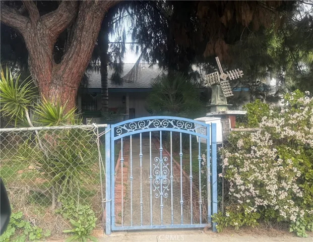 511 W Phillips, Pomona, California 91766